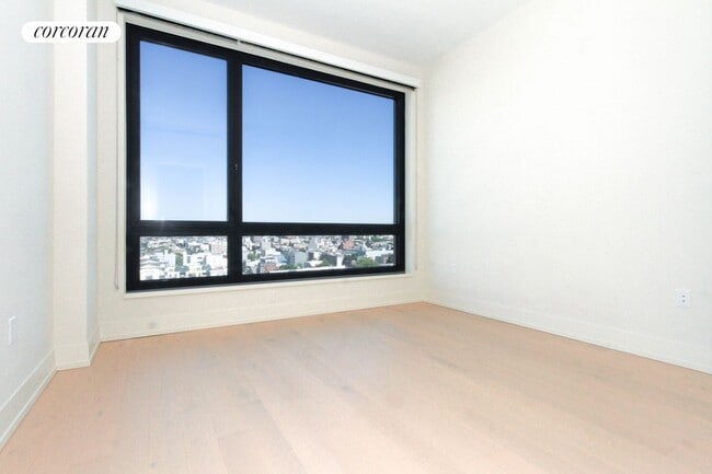 Building Photo - 550 Vanderbilt Ave