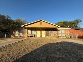 Building Photo - 1506 Indian Trail Building Photo - 1506 Indian Trail