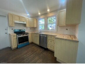 Building Photo - 298 Farrant Terrace