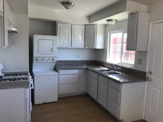 Building Photo - 26936 Prospect St