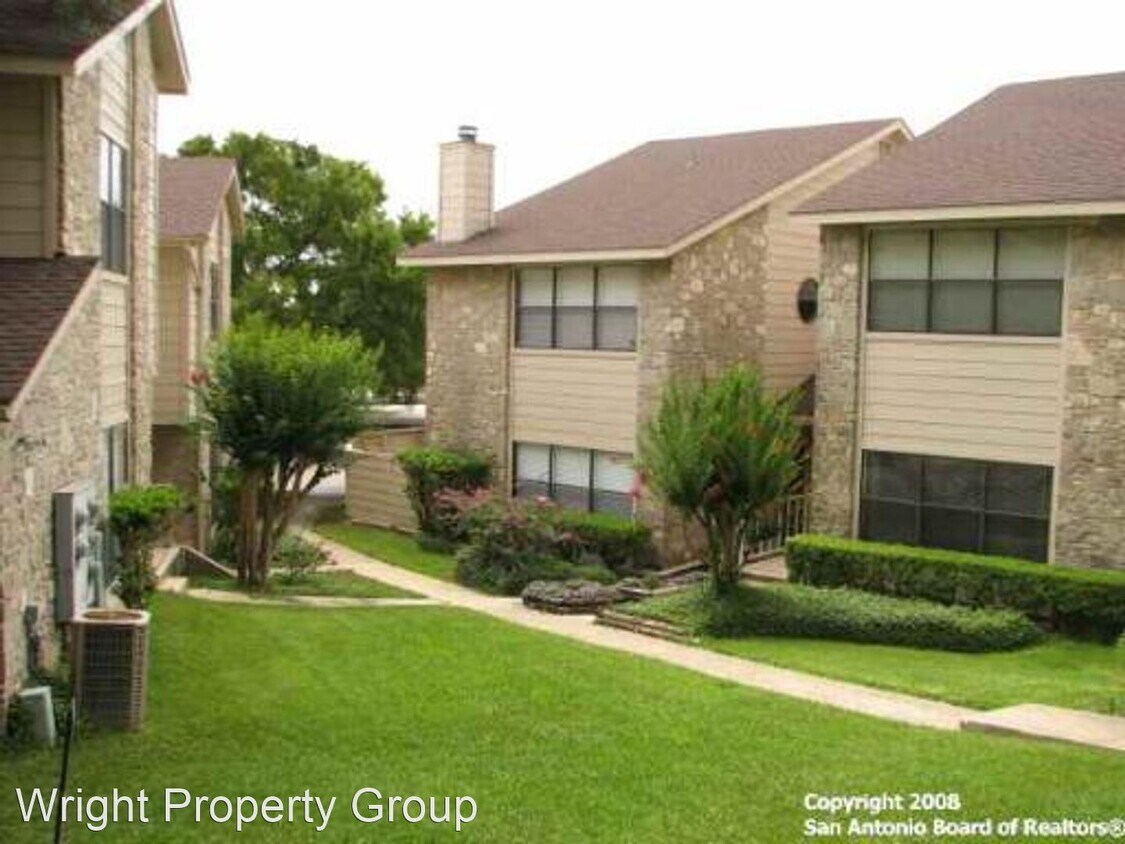 2 br, 2.5 bath House 829 W Bitters Road,... House Rental in San