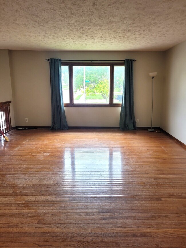 Foto del edificio - 9406 S St