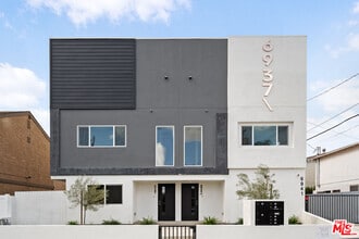 Building Photo - 6941 1/2 Simpson Ave