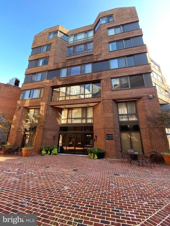 Building Photo - 1077 30th St NW