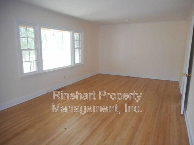 Foto del edificio - 3067 India Hook Rd