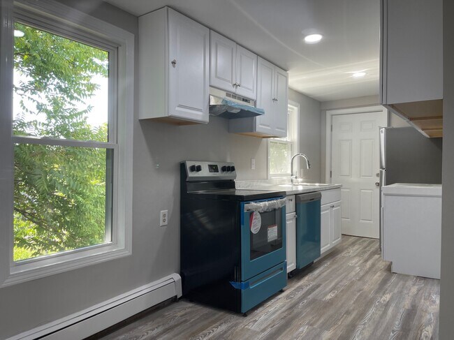 Kitchen - 68 Temple St