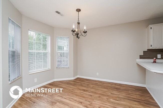 Foto del edificio - 4019 Farmingham Woods Dr