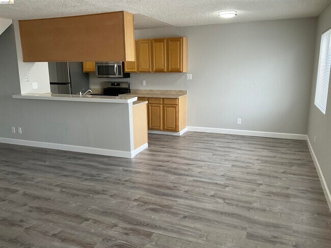 Foto del edificio - 1202 Sycamore Dr