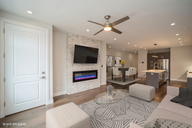 Foto del edificio - 4832 S St Lawrence Ave