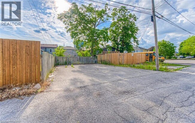 Building Photo - 93 Water St S