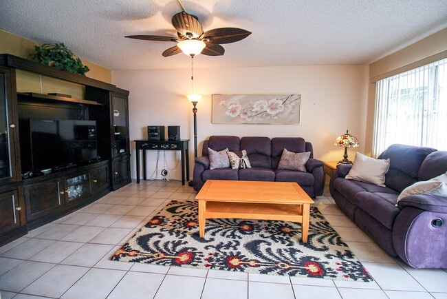 Foto del edificio - 1027 Lyndhurst I