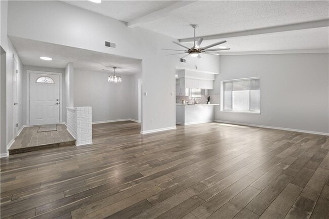 Building Photo - 303 Runnymeade Cir