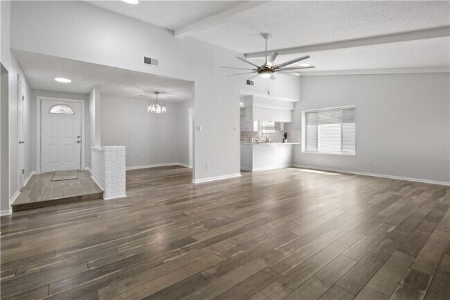 Foto del edificio - 303 Runnymeade Cir