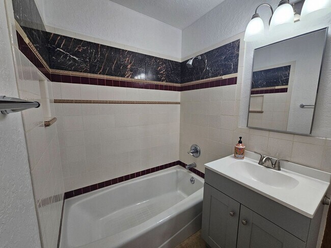 Foto del edificio - Charming 3-Bedroom Home