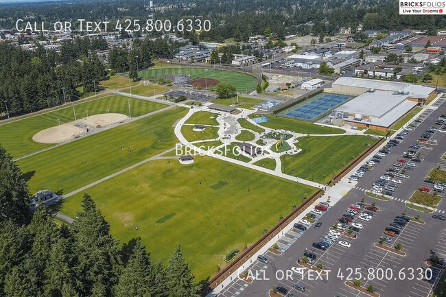 Foto del edificio - 502 185th St Ct E