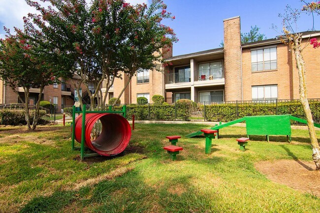 Foto del edificio - 1230 Farm to Market 1960 Bypass Rd E