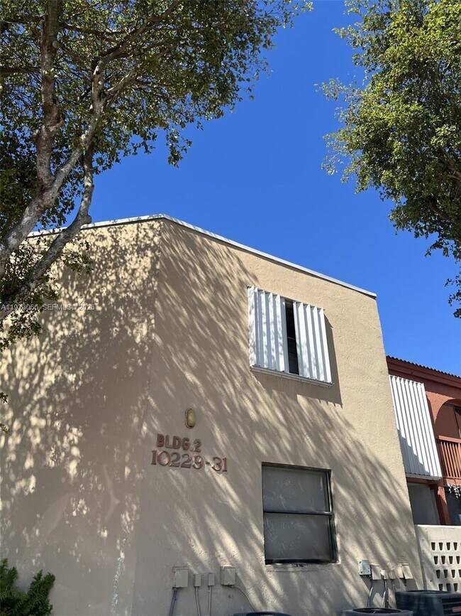 Foto del edificio - 10229 NW 9th St Cir