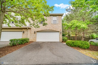 Building Photo - 2047 Ivy Ridge Dr