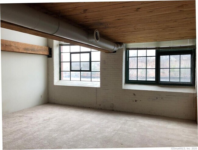 Building Photo - 68 Thermos Ave