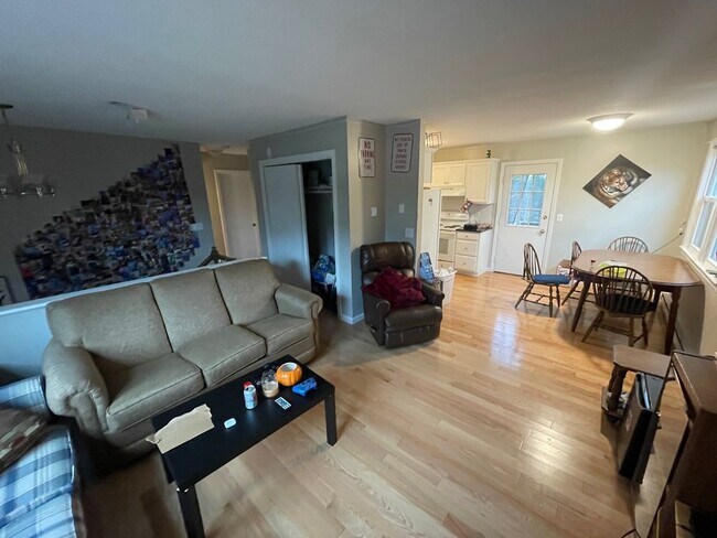 Livingroom - 9 Edge Hill Rd