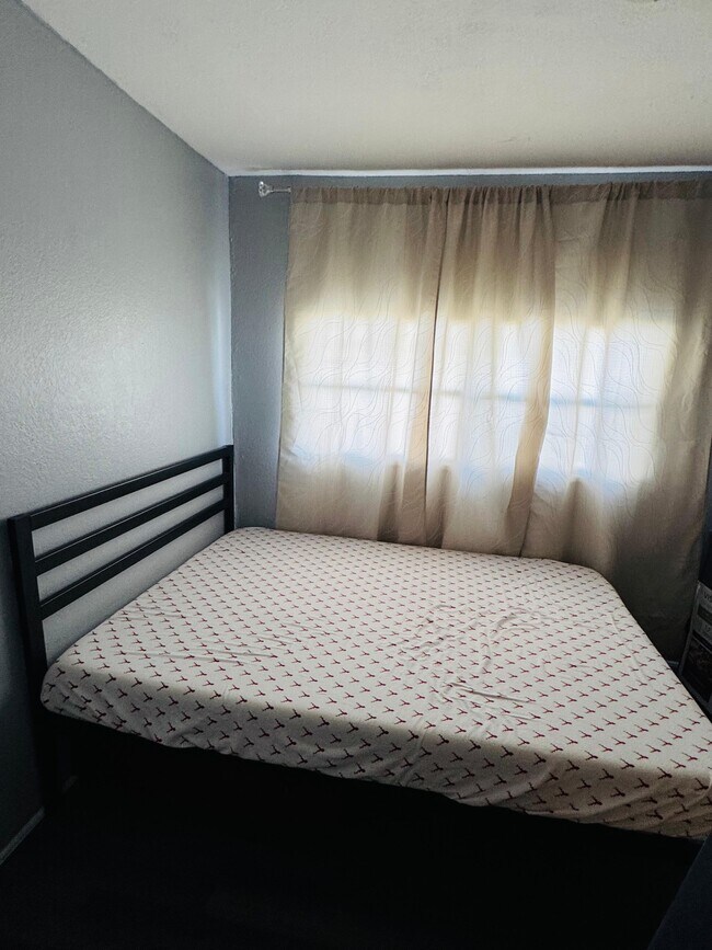 Foto del edificio - 6712 Stardust Ln