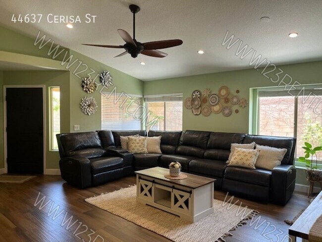 Building Photo - 44637 Cerisa St