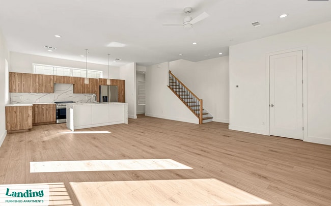 Building Photo - 2206 Arroyo Ave