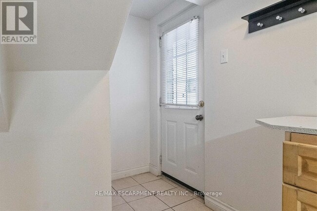 Building Photo - 2012 Bonnymede Dr