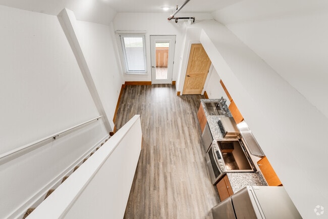 1BR, 1BA - 970SF - Georgetown West