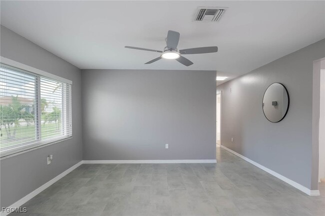 Building Photo - 409 SW 44th St