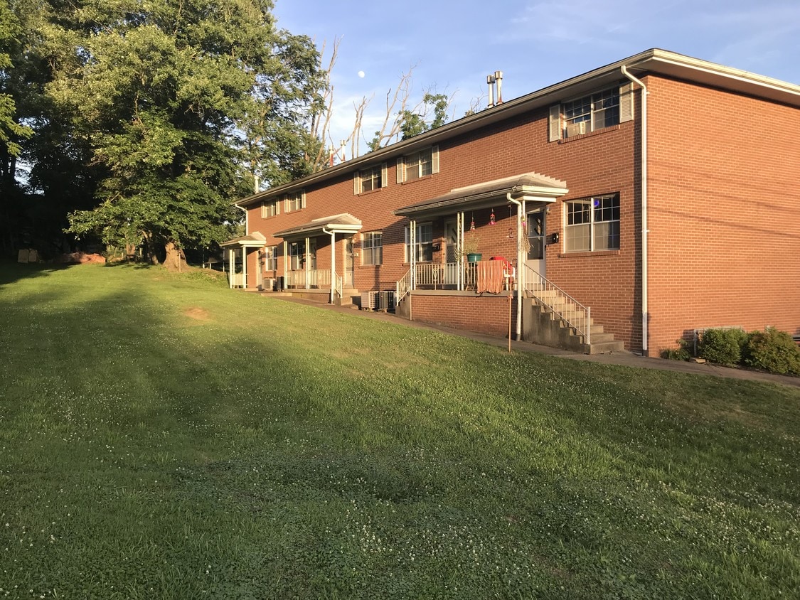 112 Johnson Ave, Bridgeport, WV 26330 Townhome Rentals in Bridgeport