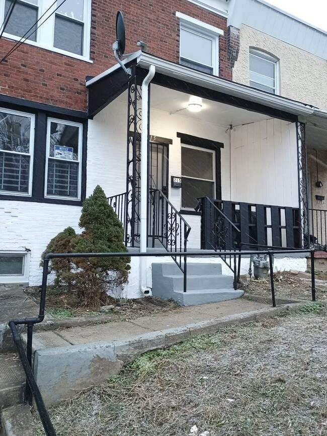 Building Photo - 215 Hamilton Ave