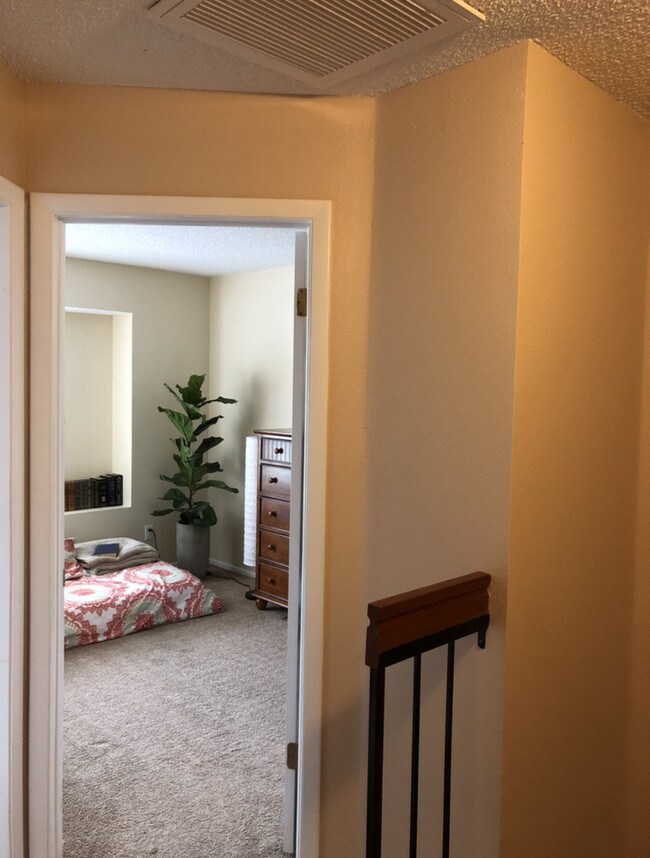 Foto del edificio - 2722 Lancaster Ct