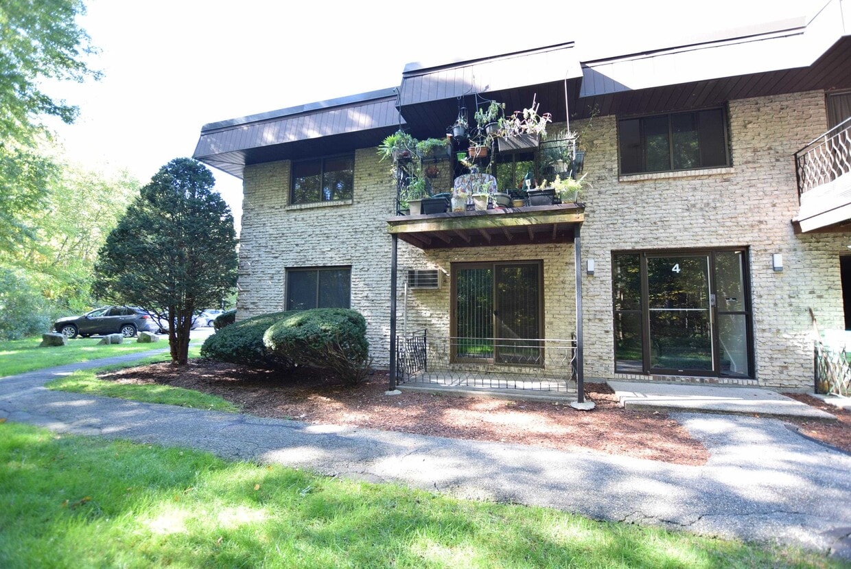 Primary Photo - 12-12 Strawberry Bank Rd