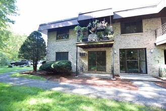 Building Photo - 12-12 Strawberry Bank Rd