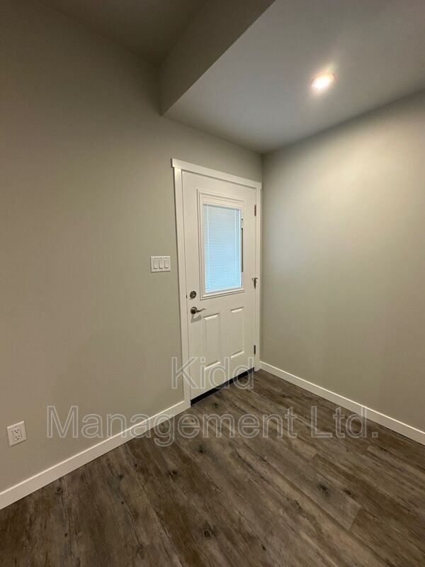 Building Photo - 7023 Kennedy Crescent