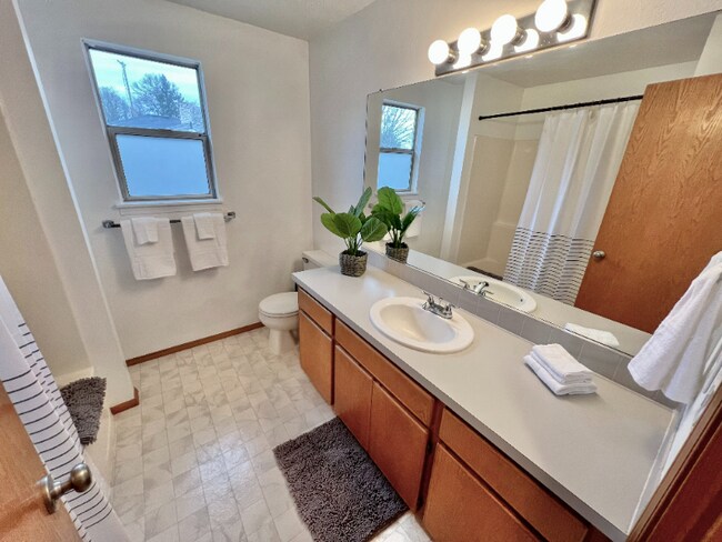 Building Photo - 1020 SW 177th Terrace
