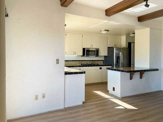 Building Photo - 168 Lakeside Dr