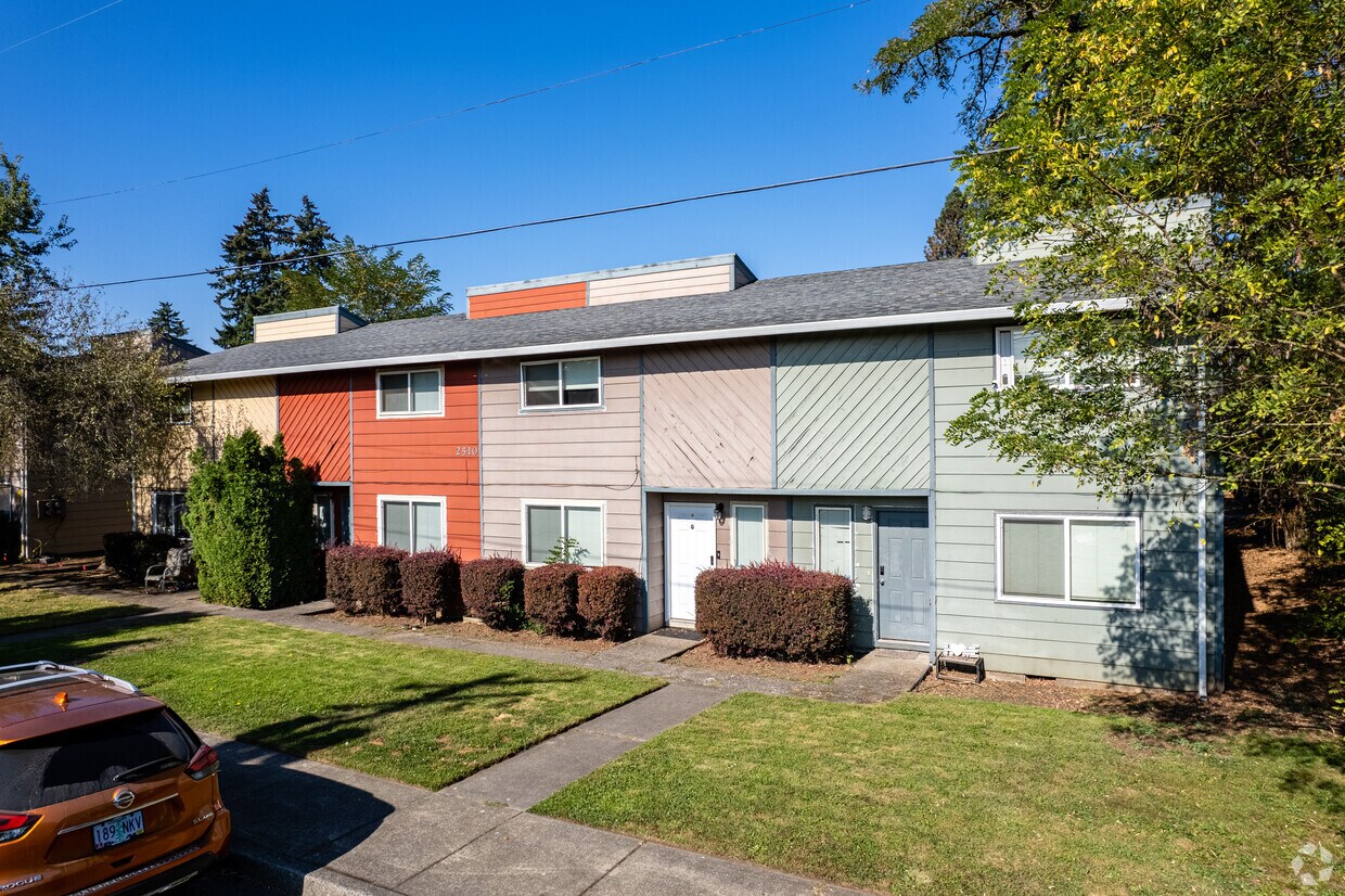 Foto principal - 2502 E 34th St