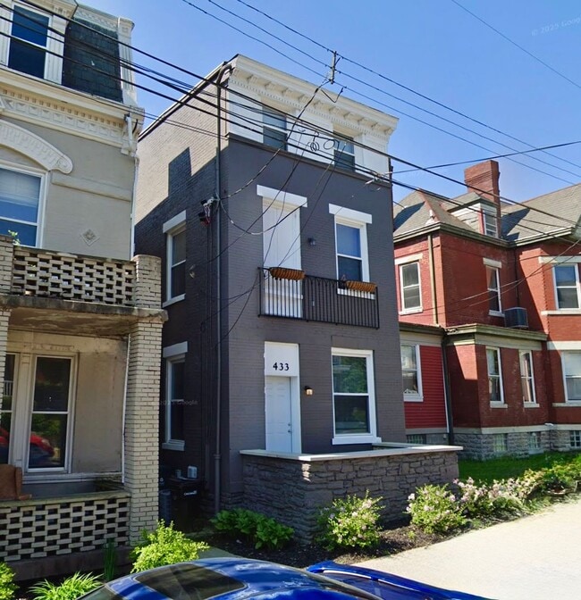 Building Photo - 433 Southview Ave