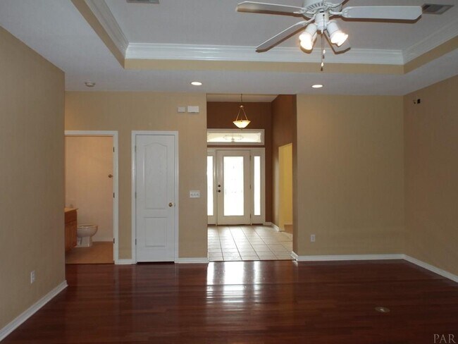Foto del edificio - 2468 Bowling Green Way