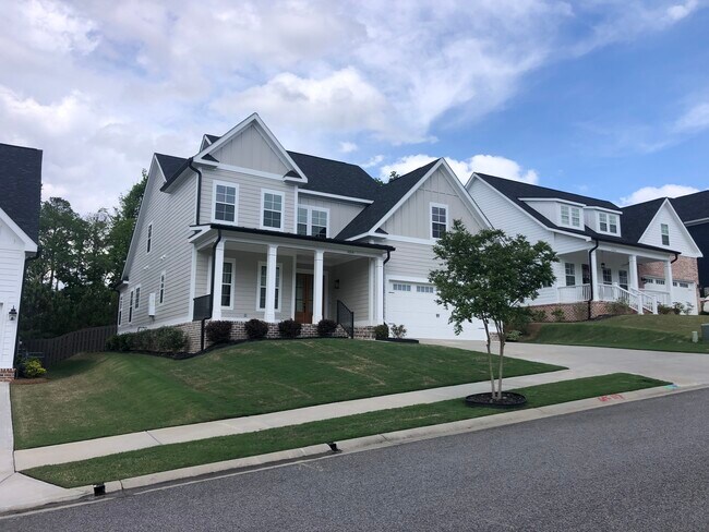 Street view coming up on the hill. - 5214 Teal Ln