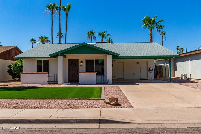 Building Photo - 2351 E Pebble Beach Dr
