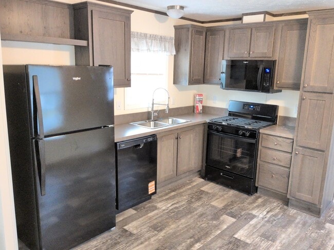 Building Photo - 55 Beverly Ln