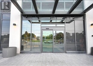 Building Photo - 204-1204 Burnhamthorpe Rd E
