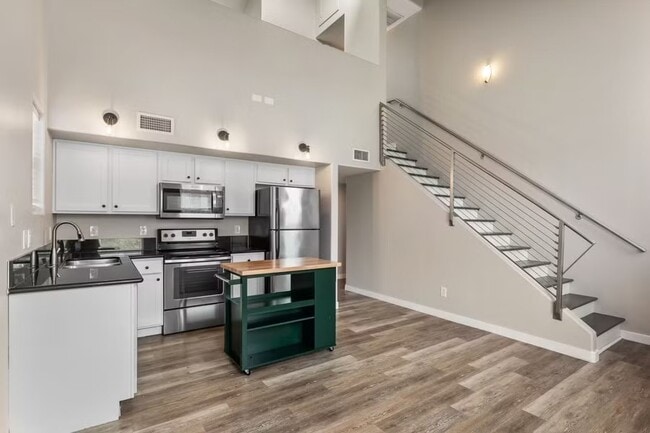 Foto del edificio - Roosevelt West Townhomes