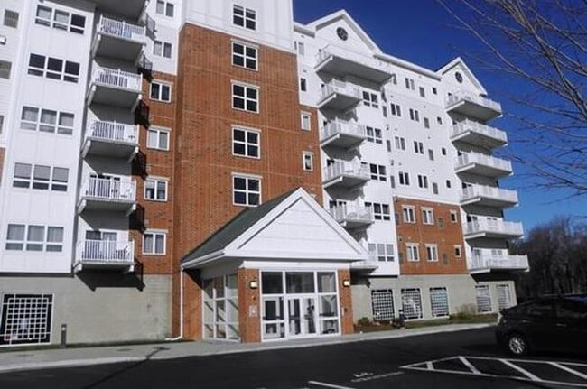 Building Photo - 527 Pawtucket Blvd