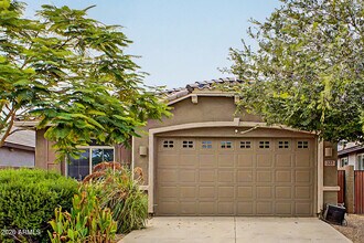 Building Photo - 327 W Tamarack Dr