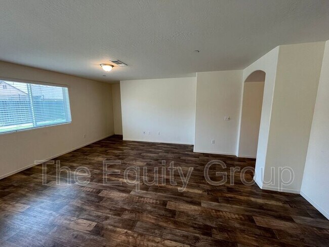 Building Photo - 2134 E Delta Ct