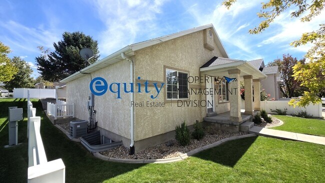 Building Photo - 11851 Poultry Dr